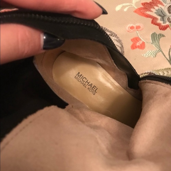 MICHAEL KORS BLACK SUEDE BOOTS 🖤 - Picture 3 of 4